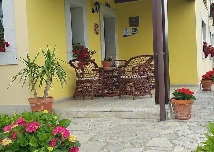 Casa De Aldea El Frade 2*